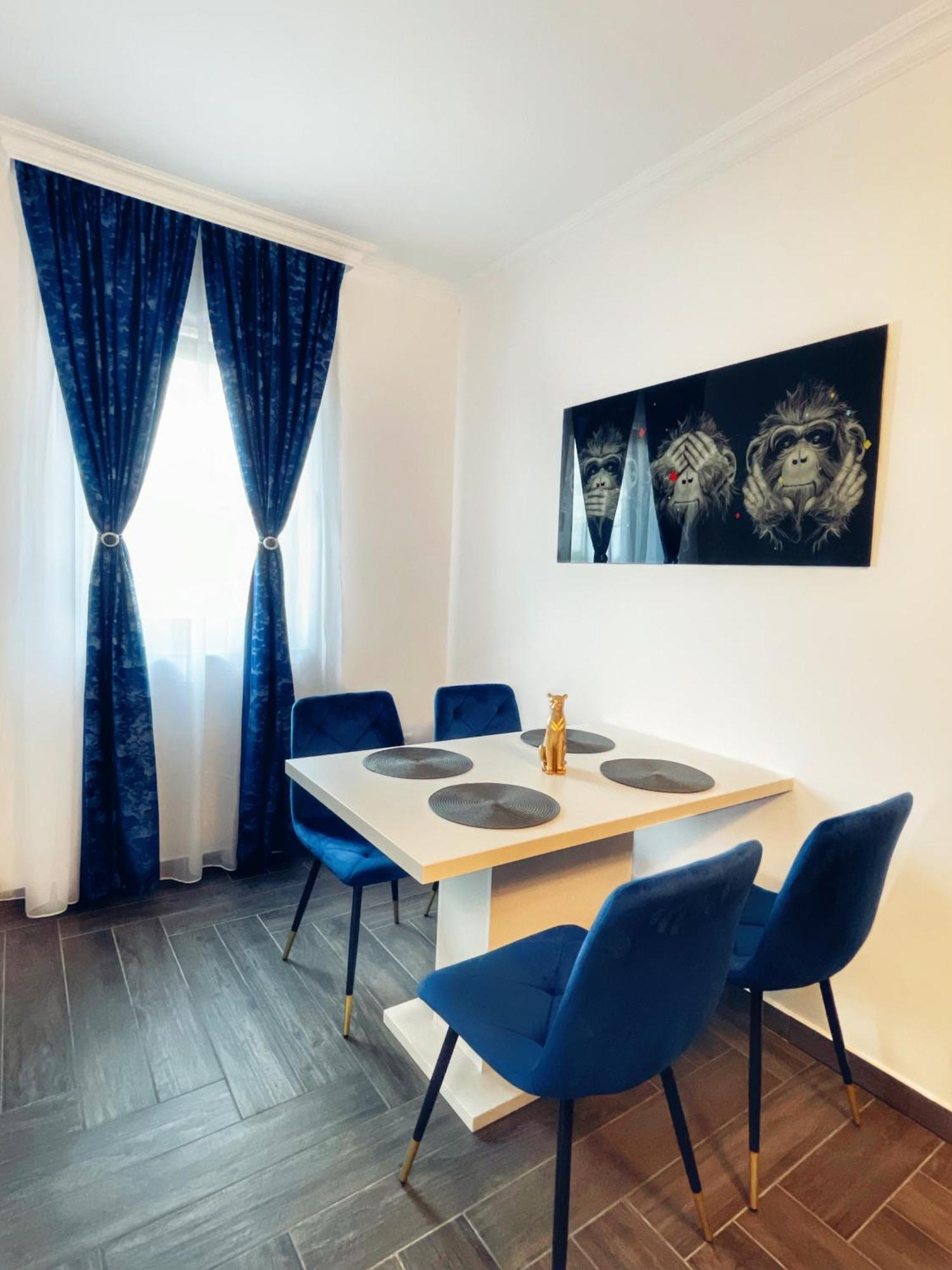 Rv Premium Apartments Arad Esterno foto